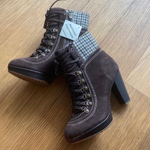 New Hush Puppies women ankle heeled lace up zipper brown suede boots 6.5M  37.5